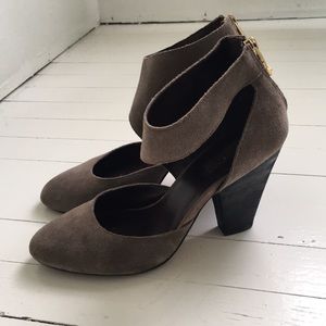 Report Signature gray suede cut out heel